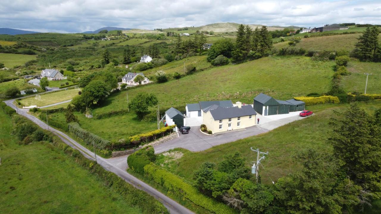Villa An Tigín Buí Glanbannoo Upper Exterior foto